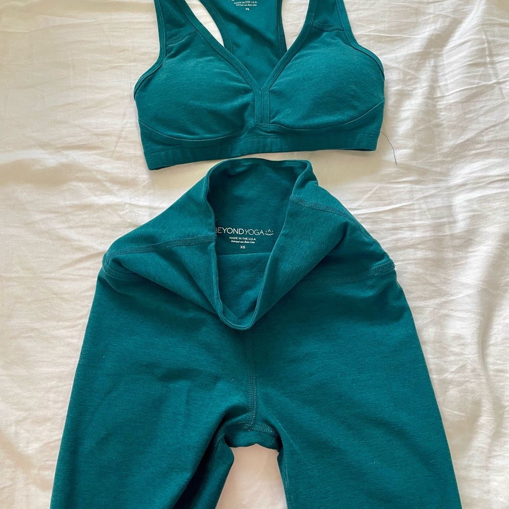 Beyond Yoga space dye bike short 7” and spacedye lift your spirit set